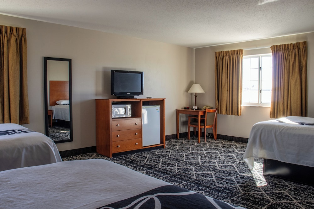 Deluxe Room, Multiple Beds