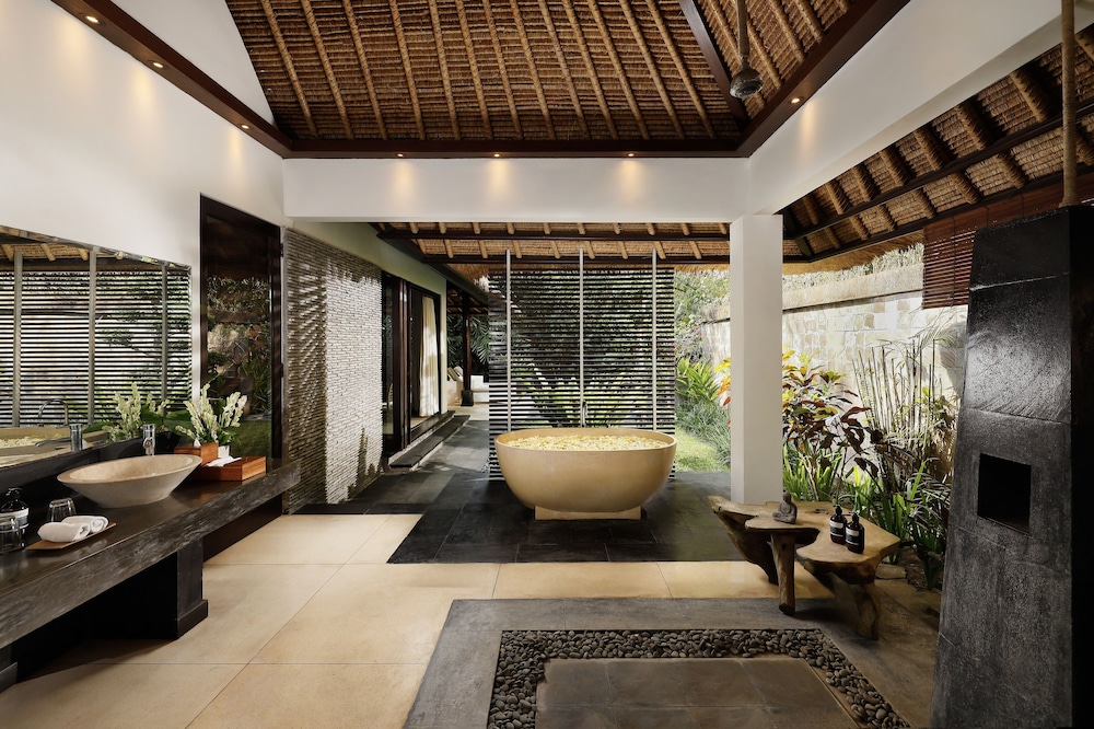 Omecure 6 Bedroom Pool Villa photo 2