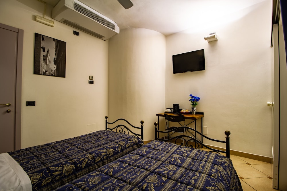 Standard Suite, 2 Bedrooms, Ensuite (5 pax) photo 2