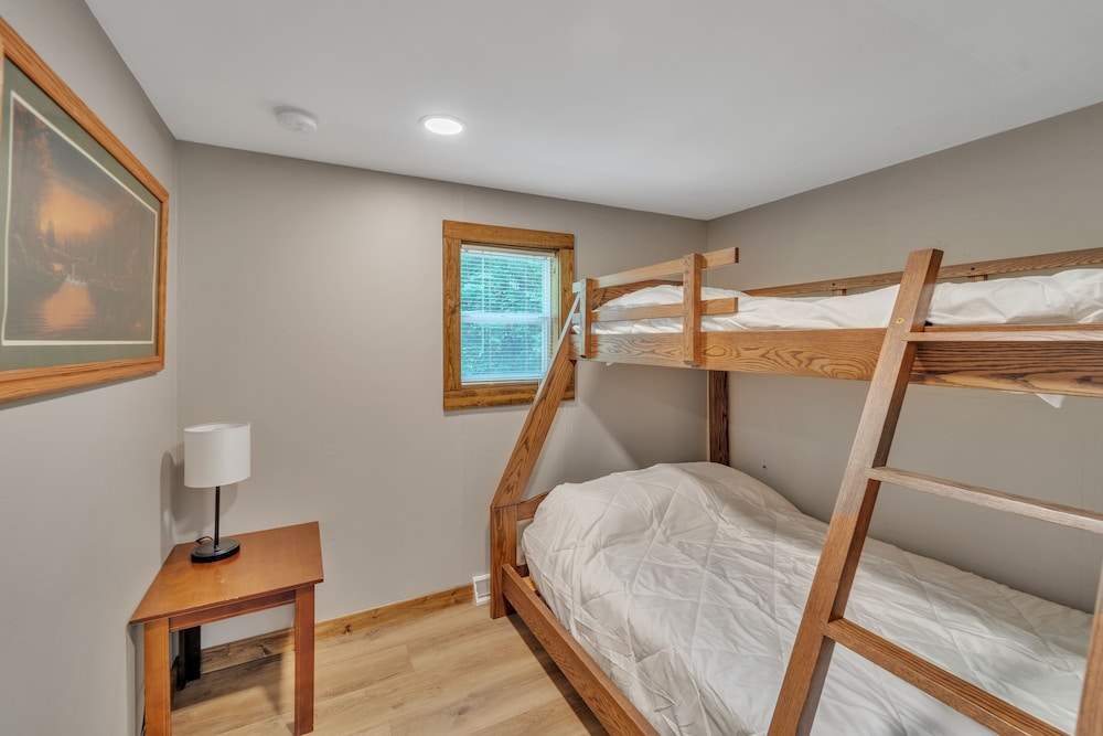 Cabin, 3 Bedrooms photo 2