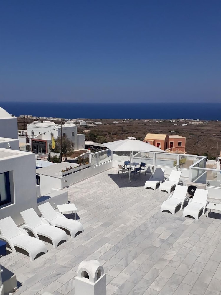 One Bedroom Apartment with Sea View - Photo 20