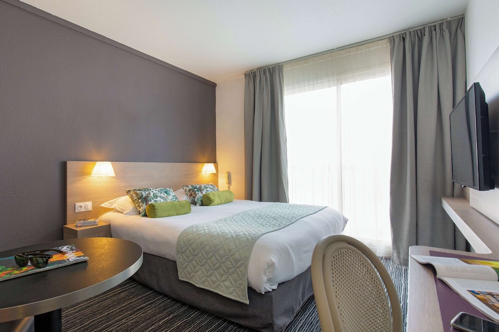Standard Room, 1 Queen Bed, Non Smoking - Photo 1