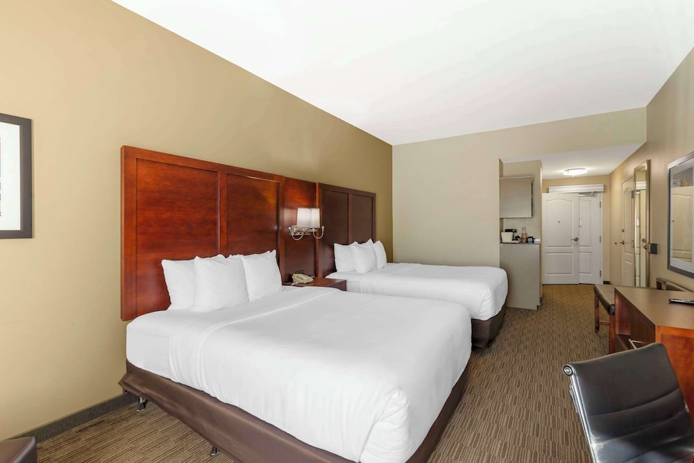 Room, 2 Queen Beds, Accessible, Non Smoking - Photo 3