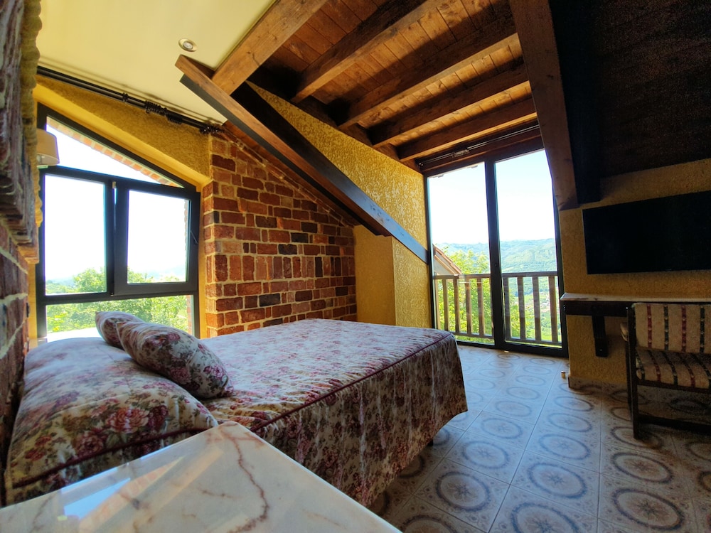 Triple Room - Photo 1