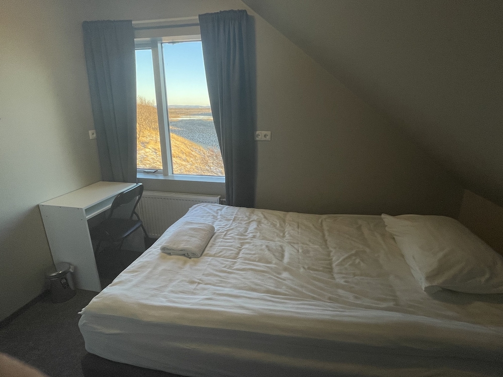 Standard Single Room, Shared Bathroom photo 2