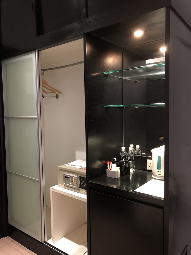 Deluxe Room - Photo 8