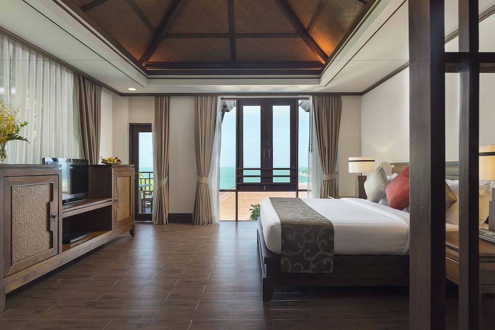 Deluxe Hillside Sea View photo 1