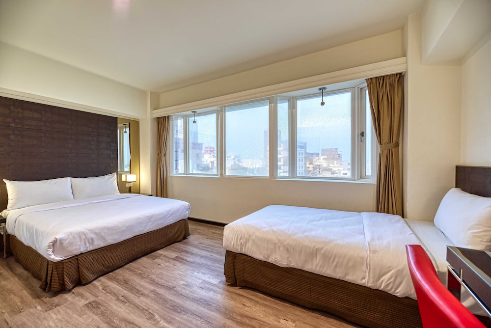 Basic Triple Room, Multiple Beds photo 2