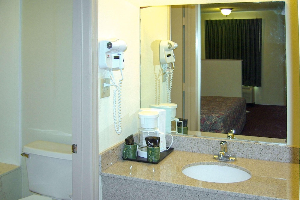 Deluxe Single Room, Jetted Tub photo 2