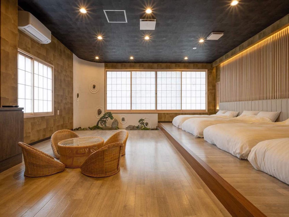 Family Quadruple Room - Photo 1