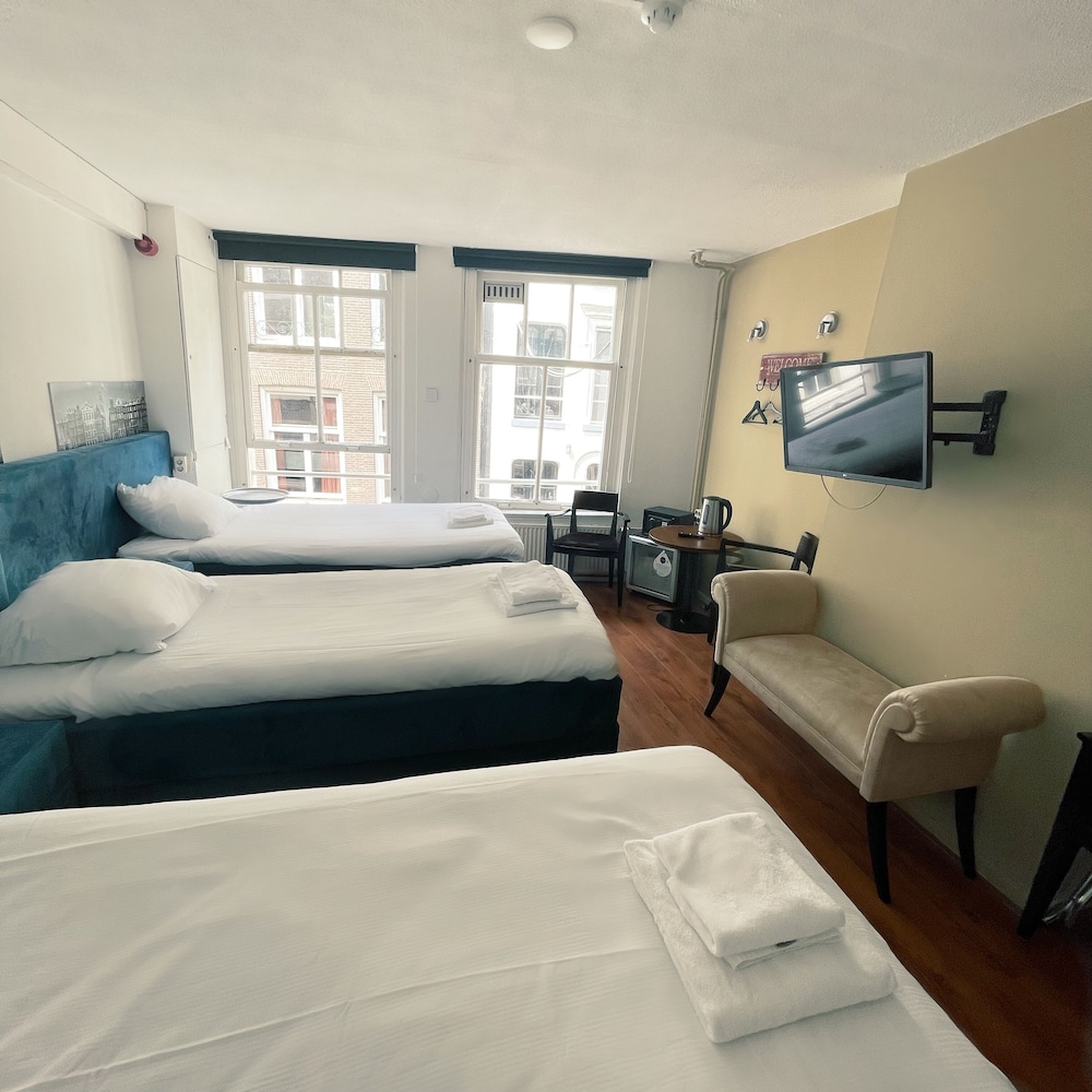 Basic Triple Room photo 1
