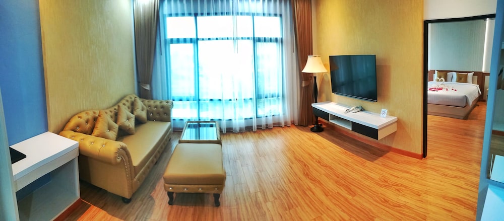 Deluxe Suite photo 1