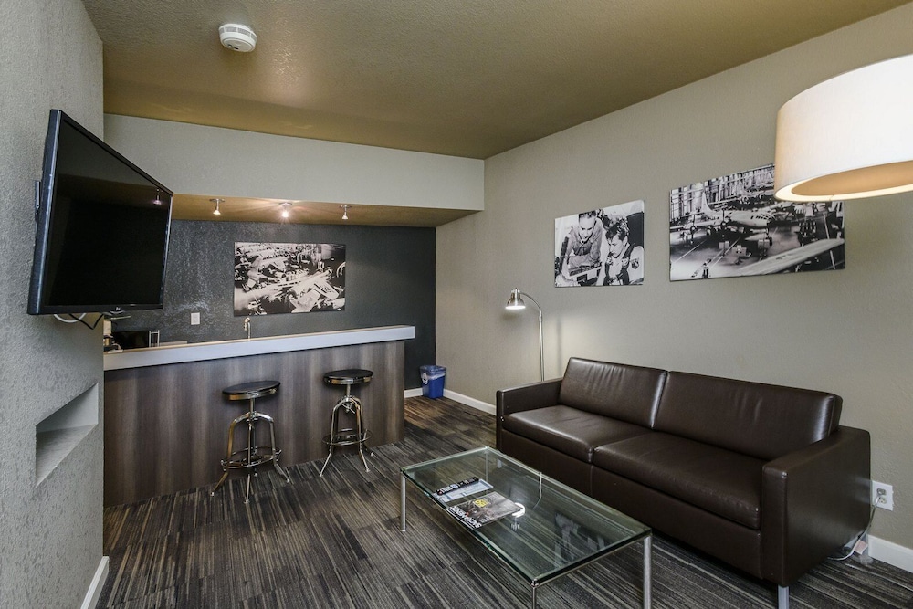 Executive Suite, 1 Bedroom (King) - Photo 6