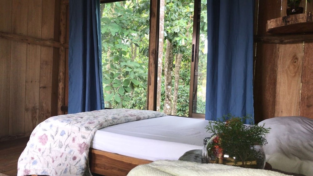 Comfort Cabin, 1 Queen Bed, Balcony photo 2