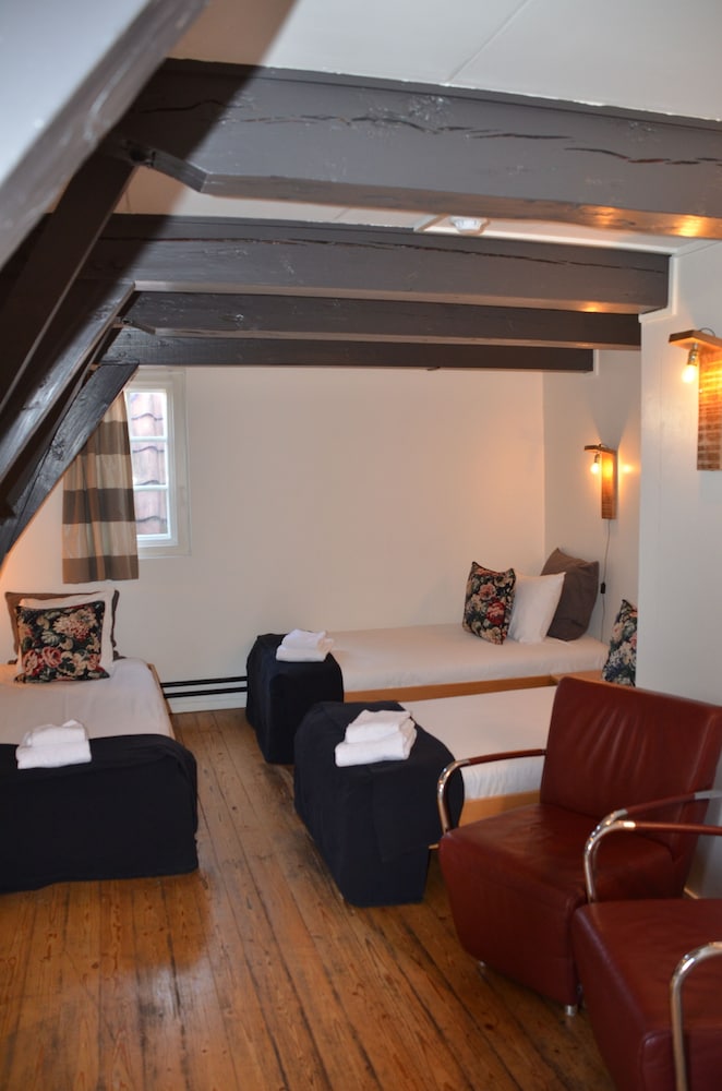 Economy Triple Room, Shared Bathroom