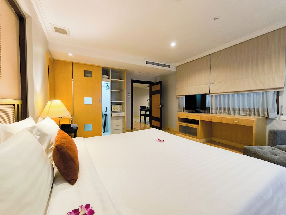 One Bedroom Suite photo 3