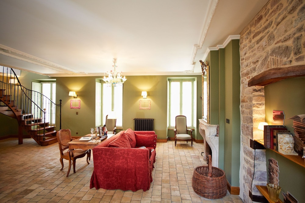 Deluxe Suite photo 3
