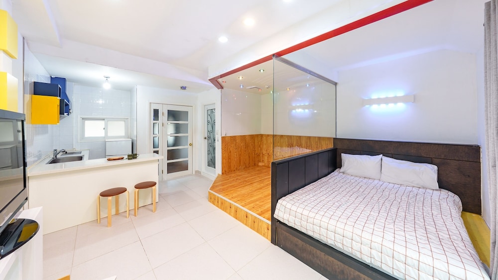 Basic Room, 1 Bedroom (B202 (Private BBQ))