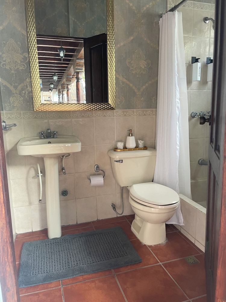 Standard Double Room, Shared bathroom photo 2