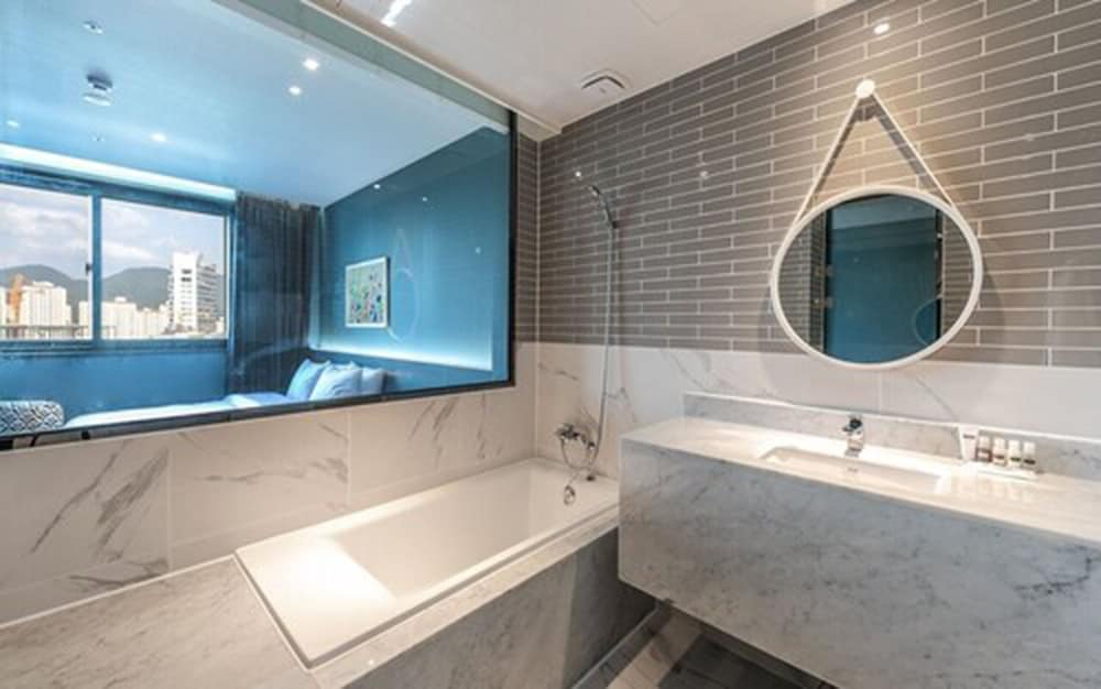 Deluxe Double Room, River View - Photo 8