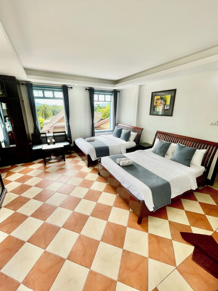 Family Quadruple Room, City View - Photo 1