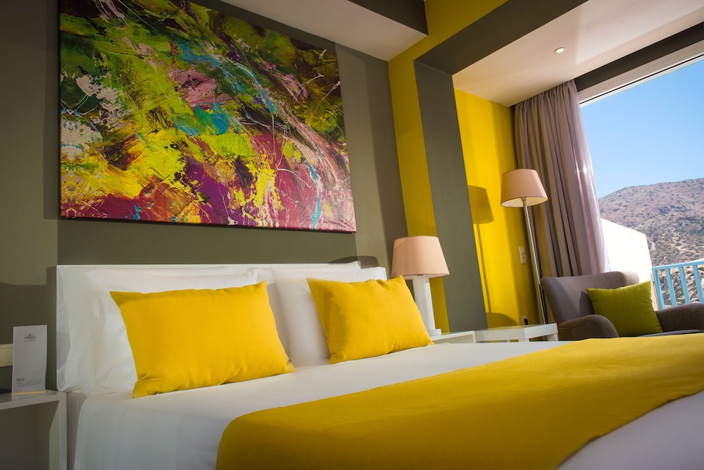Deluxe Double Room (Sun) - Photo 4