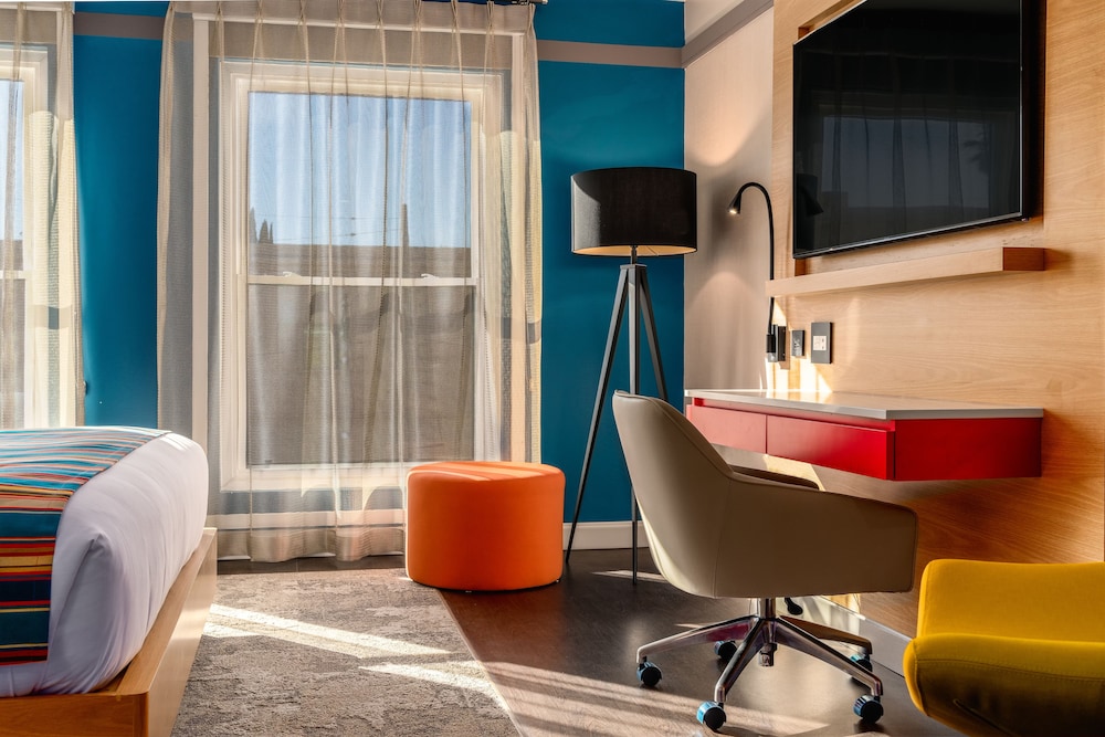 Standard Room, 1 King Bed (Off Olympic)