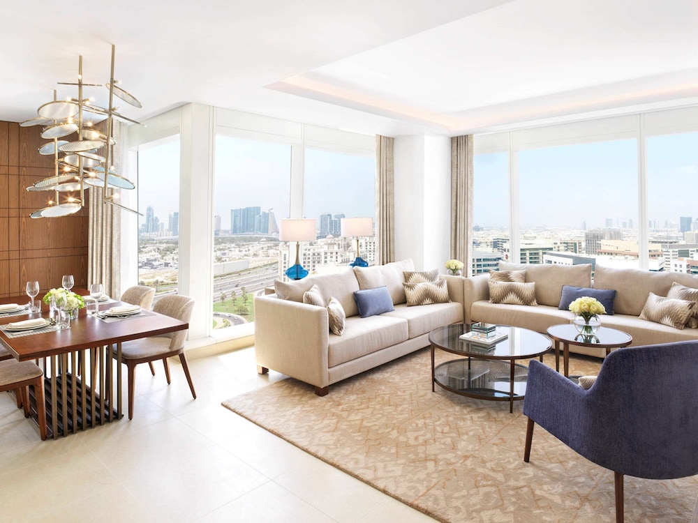 Apartment, 2 Bedrooms, King and Twin Bedrooms, Living Room thumbnail 5