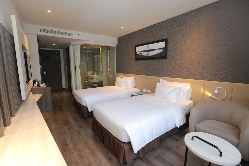 Deluxe Twin Room, Partial Ocean View photo 2