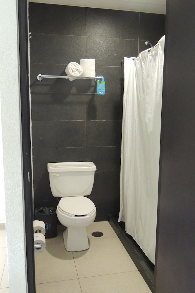Standard Room, 2 Double Beds photo 3