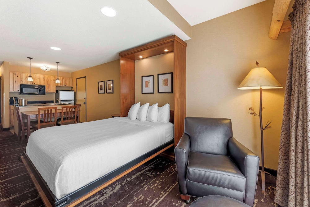 Standard Room, 1 Murphy Bed, Kitchen, Lakefront, No Pets