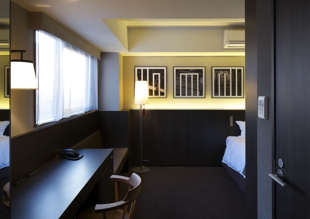 Non Smoking Corner Twin Room photo 2