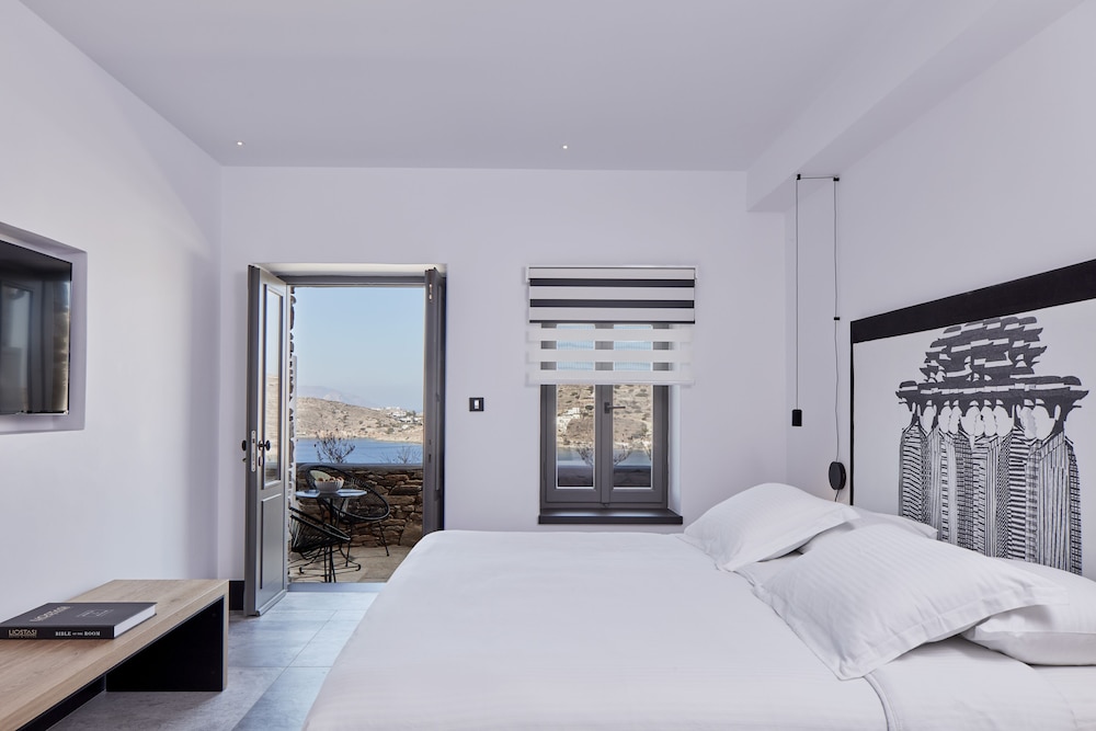 Superior Suite, Sea View - Photo 3
