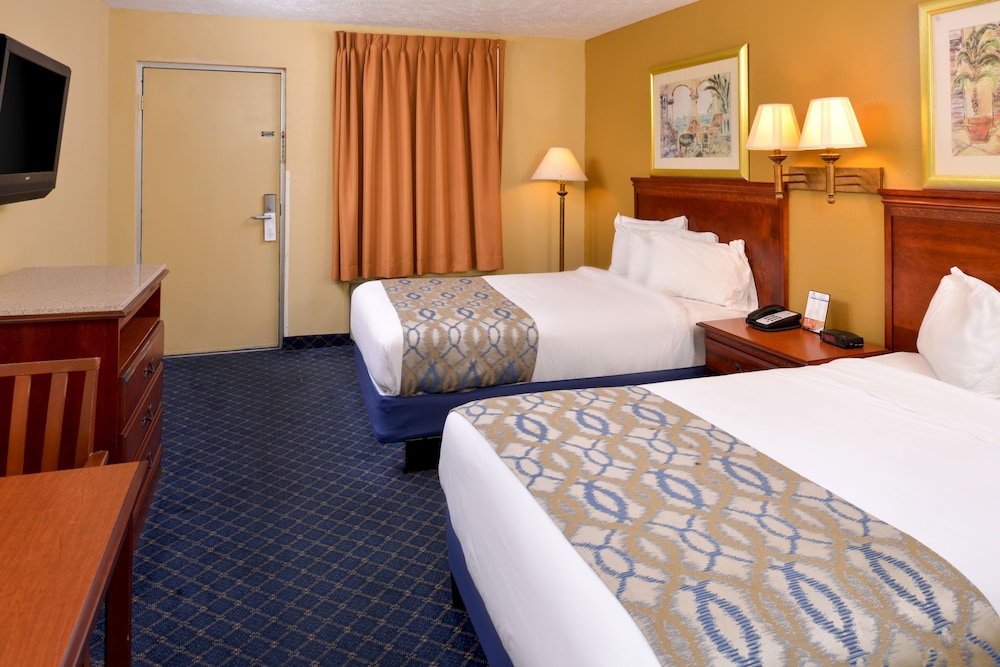 Room, 2 Double Beds, Non Smoking - Photo 9