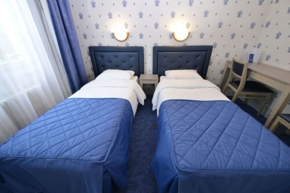 Double or Twin Room photo 3