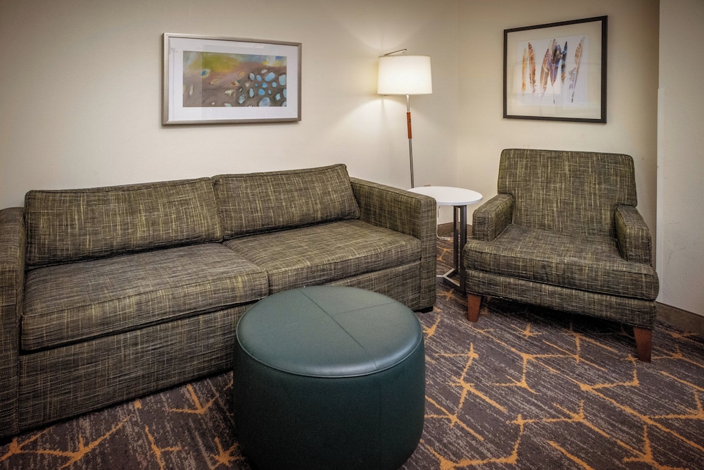 Suite, 1 Bedroom - Photo 5