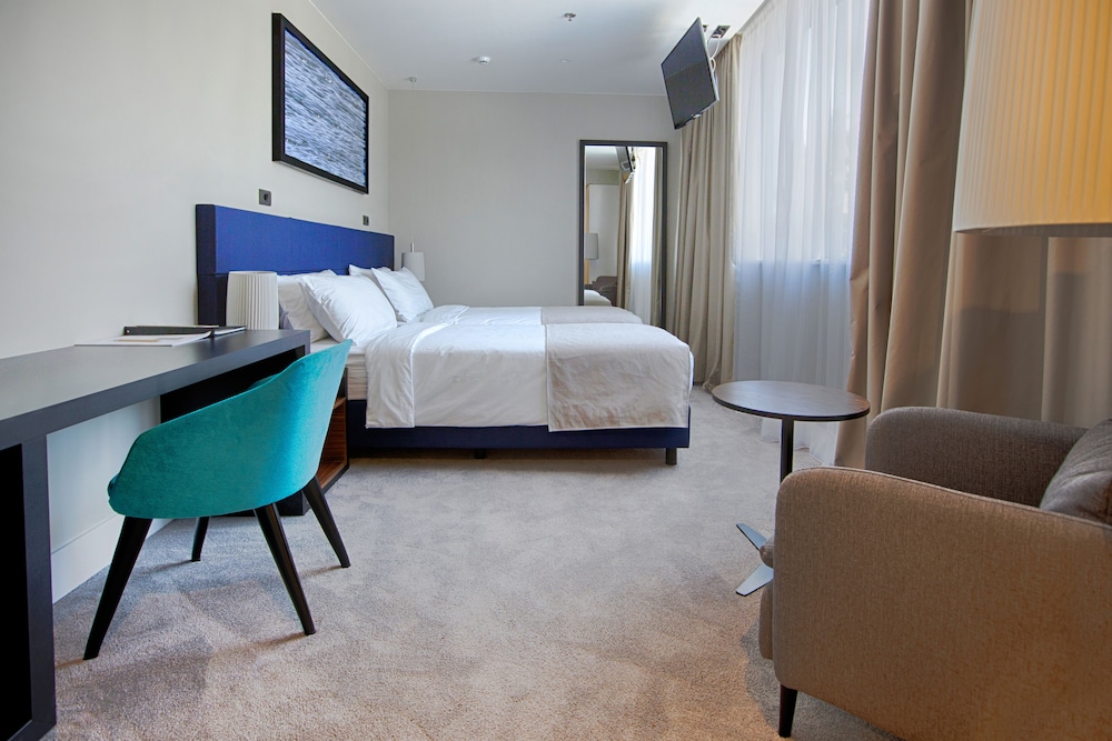 Classic Double or Twin Room, Courtyard View