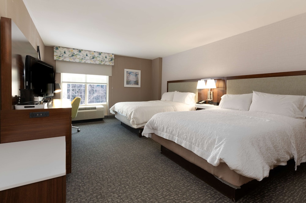 Room, 2 Queen Beds - Photo 4