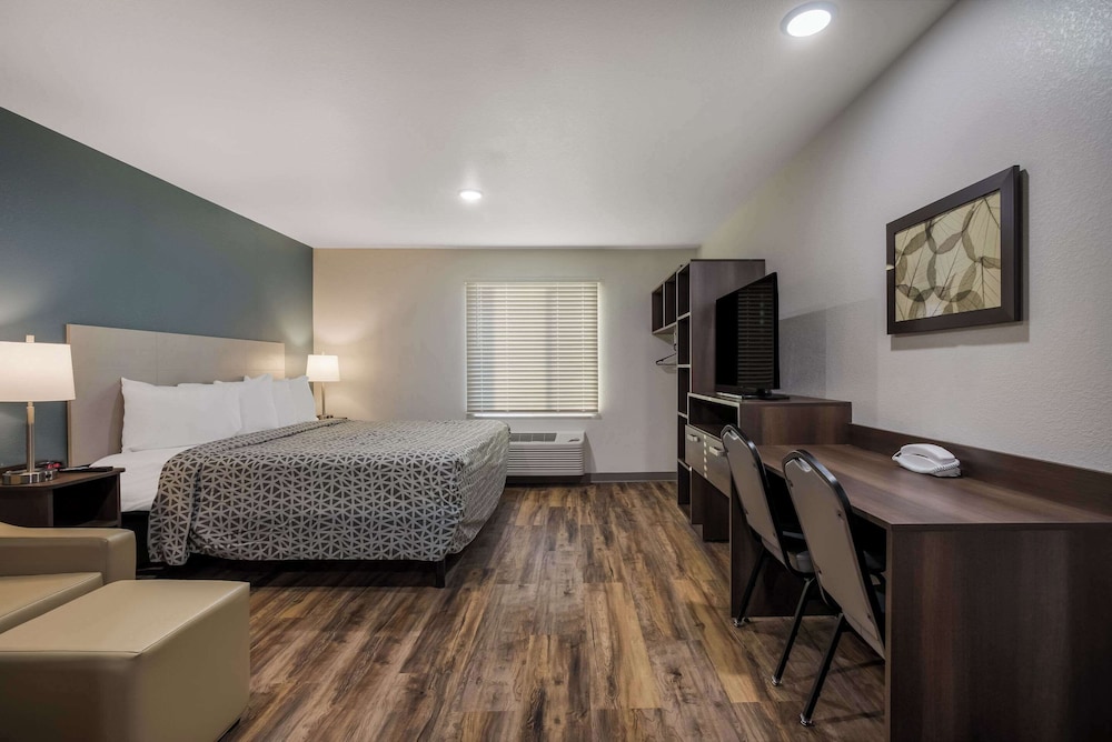 Room, 1 King Bed, Accessible, Non Smoking (Accessible Tub)