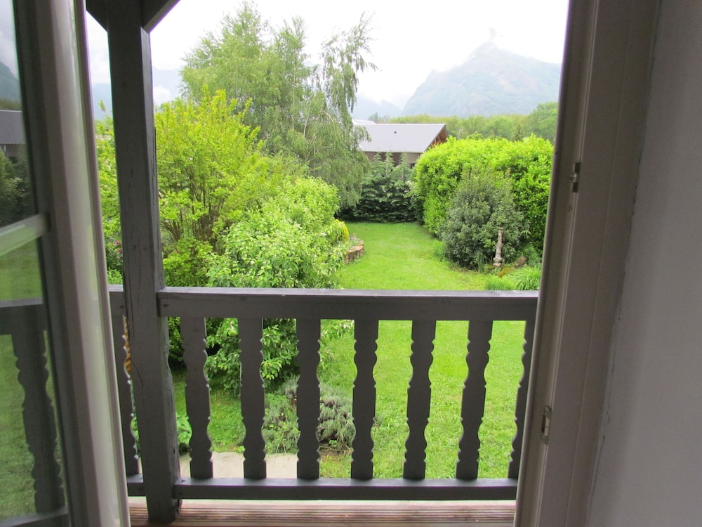 Family Room (Pic du Gar) photo 2