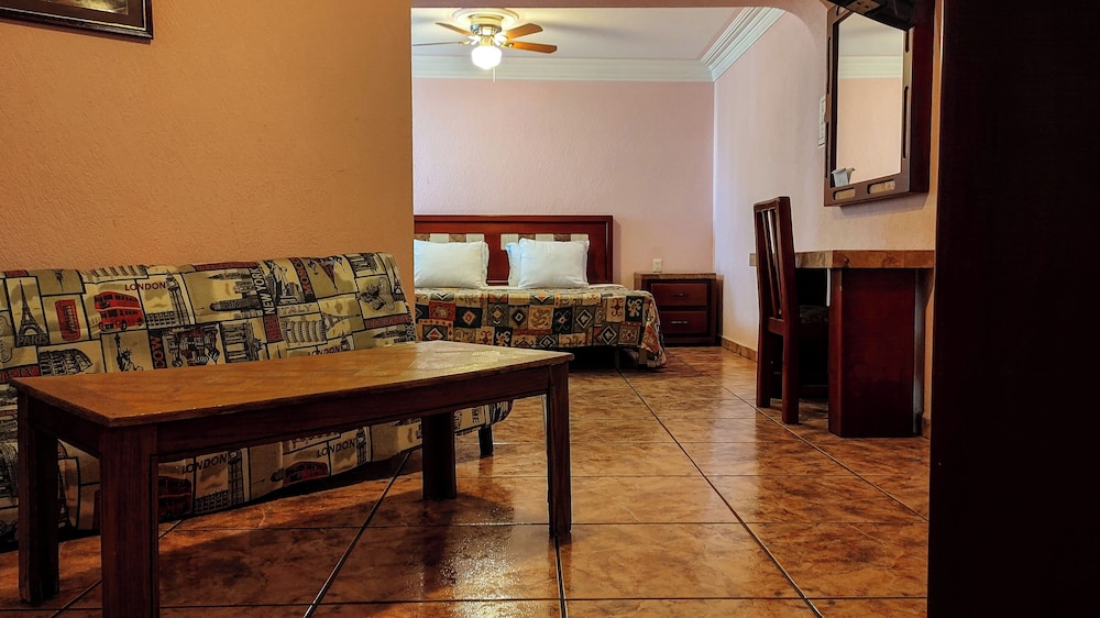 Comfort Room, Balcony, City View photo 1