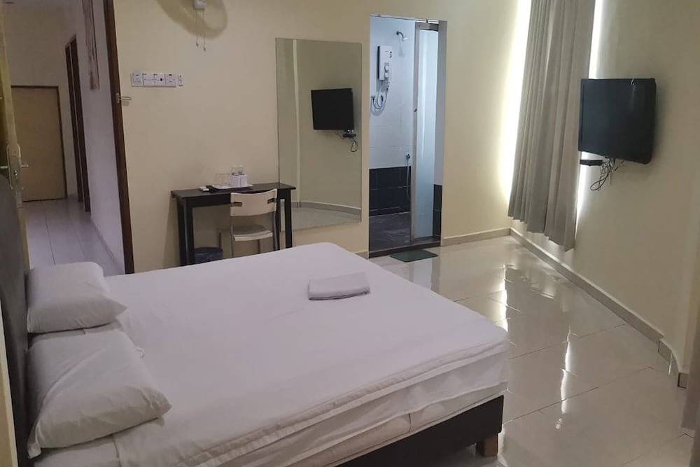 Deluxe Room, 1 King Bed photo 2