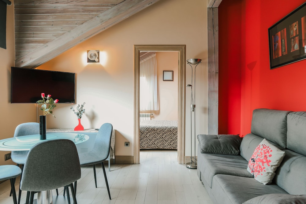 Penthouse, Ensuite (Atico moderno)