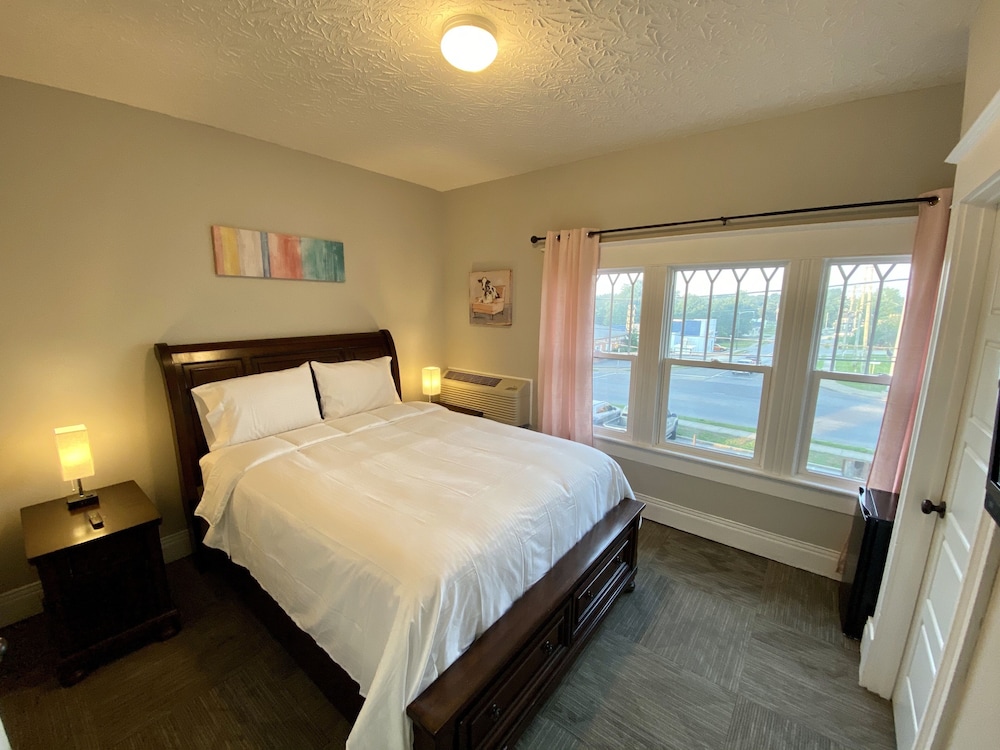 Economy Room, 1 Queen Bed, Non Smoking