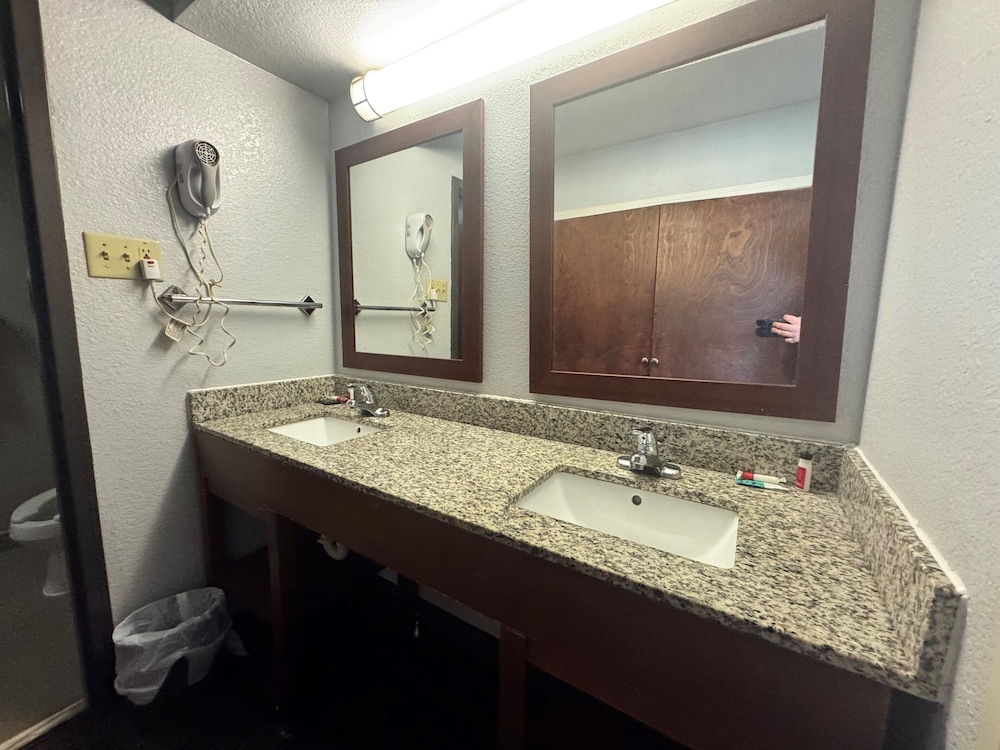 Studio Suite, 1 King Bed, Non Smoking - Photo 8