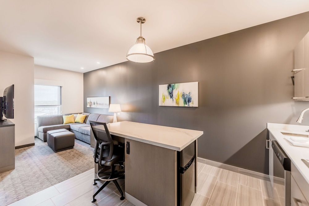 Suite, 1 Bedroom, Kitchen