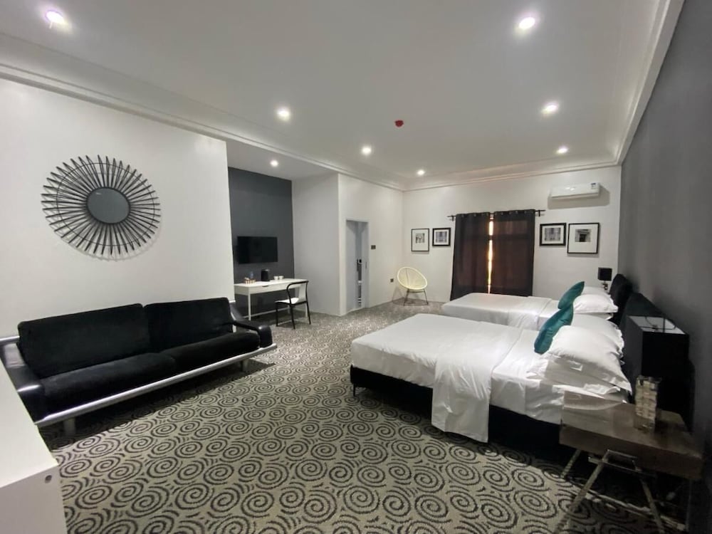 City Room photo 1