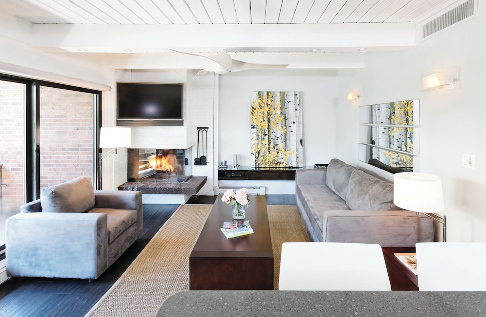 Premier Condo, 2 Bedrooms