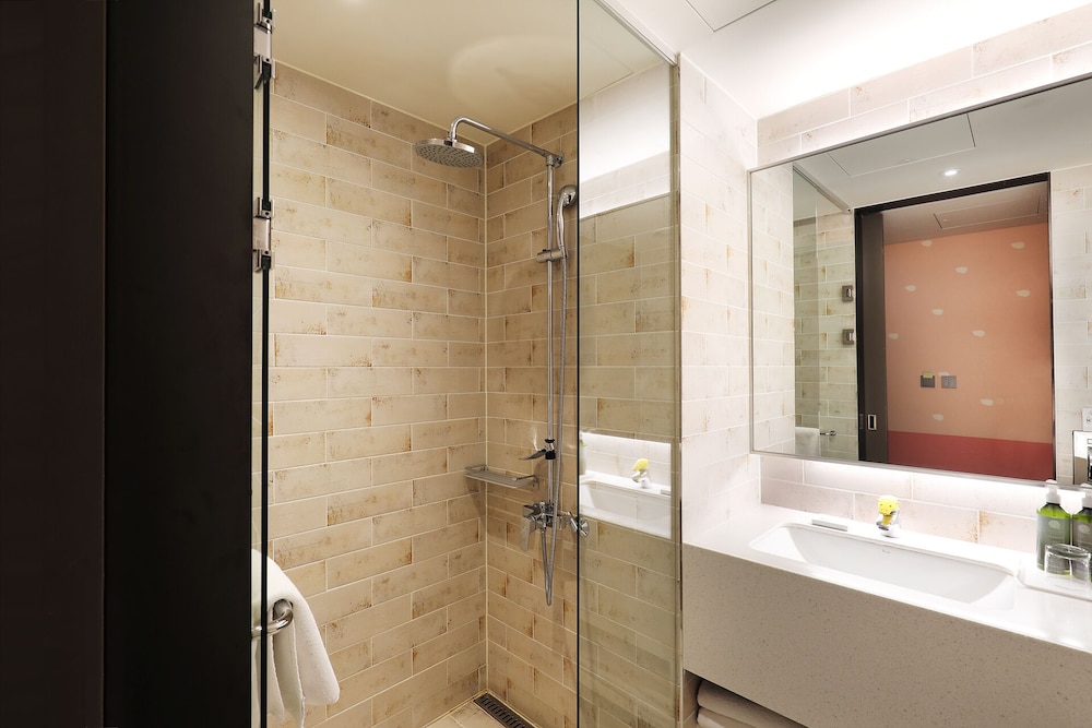 Kids Room (Complimentary Pool Access for 3) - Photo 9