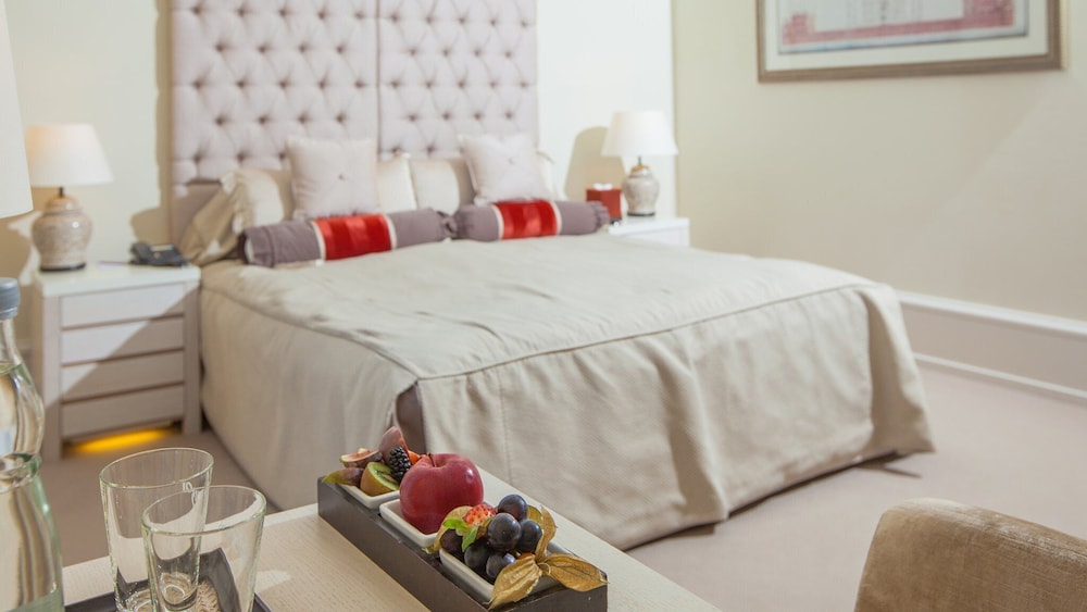 Luxury Double Room, Non Smoking, Garden View (no extra bed available) thumbnail 6